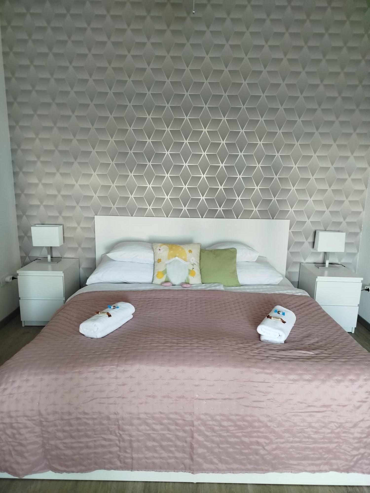 Lady Mabel'S Apartment Near To Arena, Puskas Stadion And City Park, With Guarded Parking Place Budapesta Exterior foto